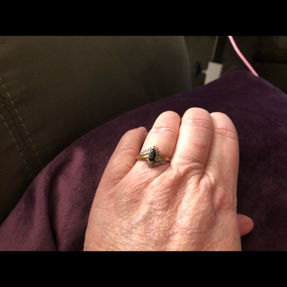 SOLD!!  Solid 14kt Gold ring - Picture 4 of 7